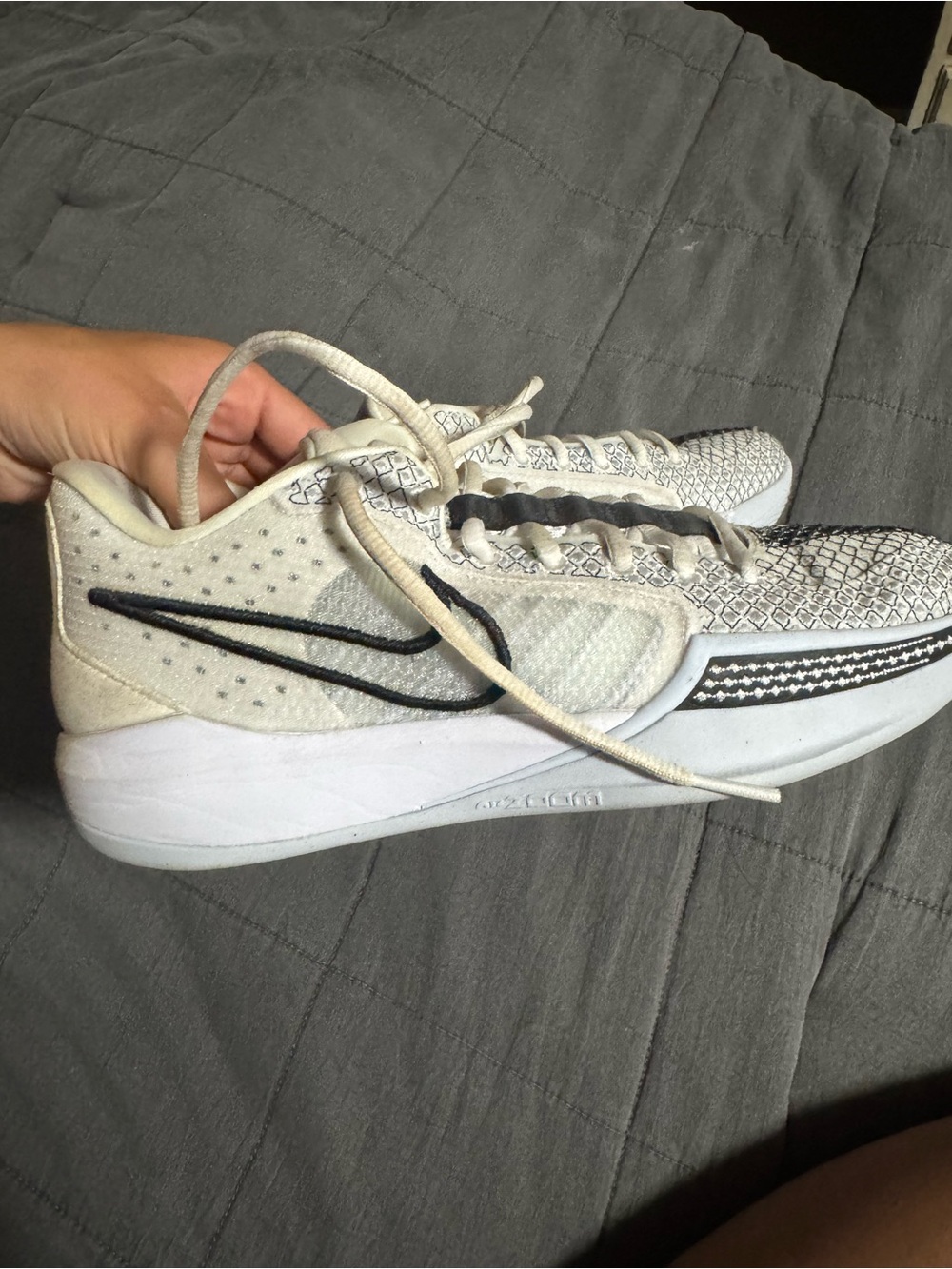 Nike Women's White and Black Knit Training Shoes